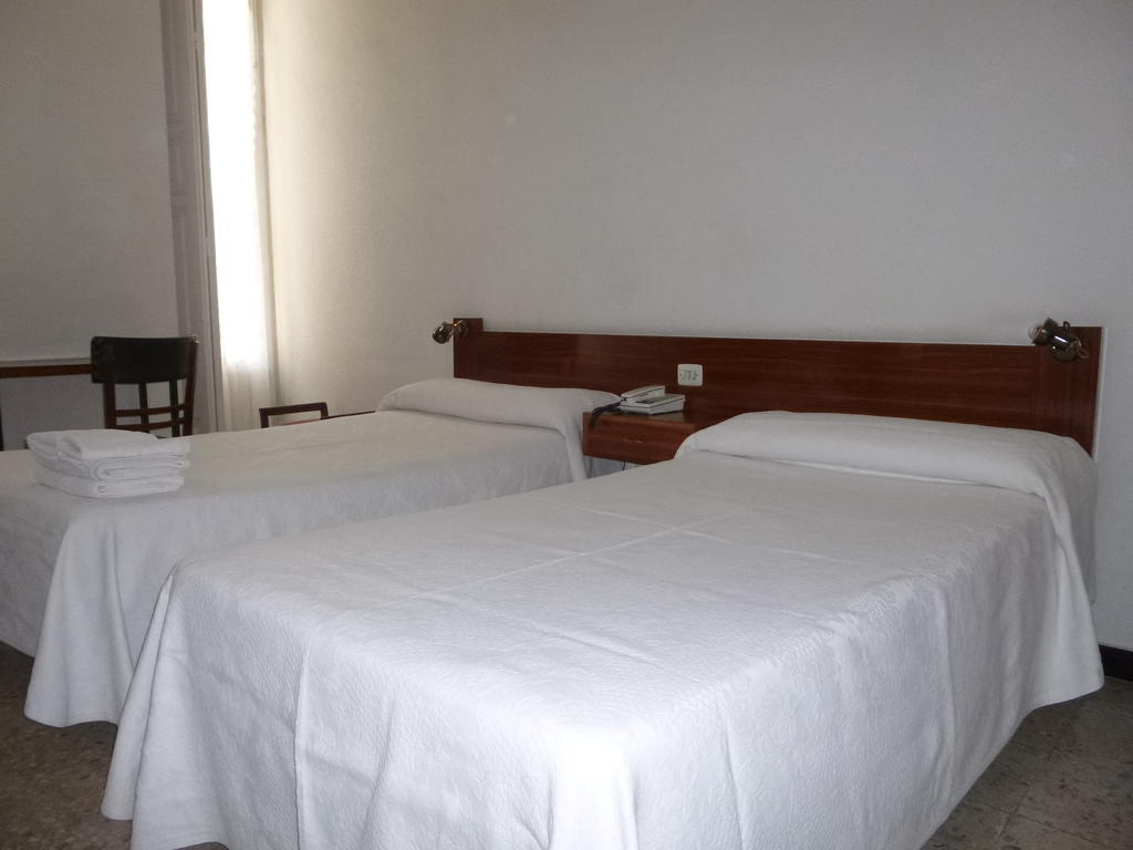 Hostal Americano Madrid Oda fotoğraf