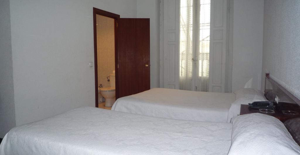 Hostal Americano Madrid Oda fotoğraf